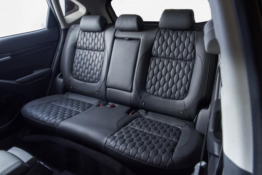 Интерьер Kia Seltos EX+ 2020 года  (ZA) (фото 21 из 34)